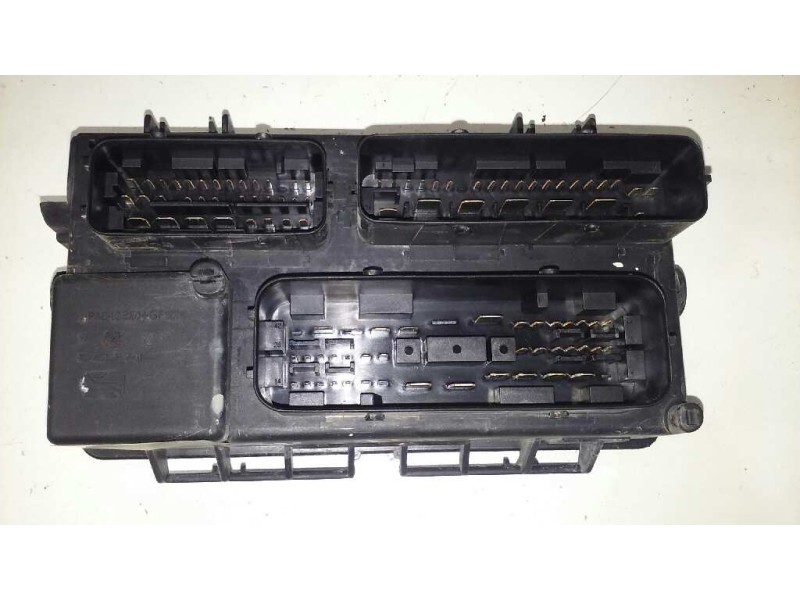 Recambio de caja reles / fusibles para opel corsa d catch me referencia OEM IAM 13217394EH  