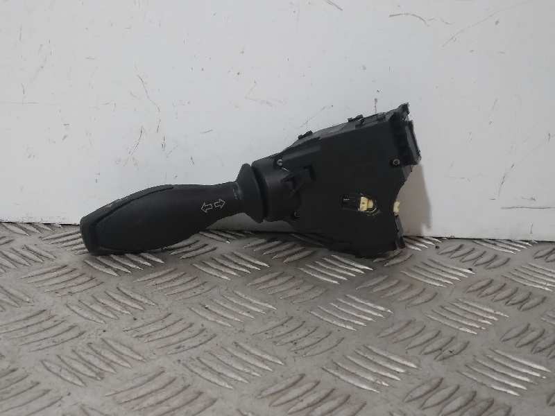 Recambio de mando luces para ford fiesta (cb1) trend referencia OEM IAM 78312007  