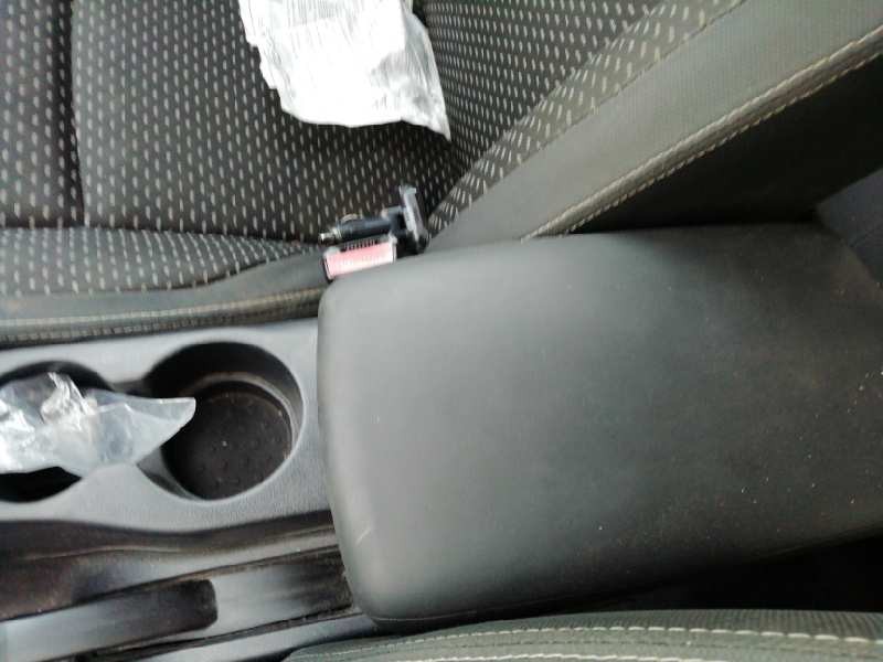 Recambio de apoyabrazos central para nissan qashqai (j10) acenta 4x4 referencia OEM IAM P13149A77000  