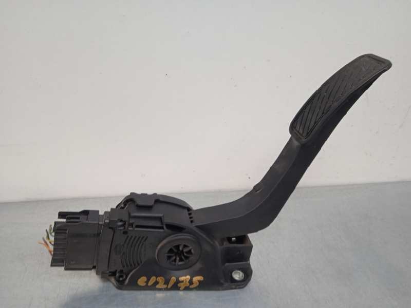 Recambio de potenciometro pedal para ford fiesta (cb1) ghia referencia OEM IAM 8V219F836AA 6PV00951700 6 CABLES