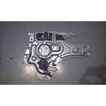 ELEVALUNAS TRASERO DERECHO 