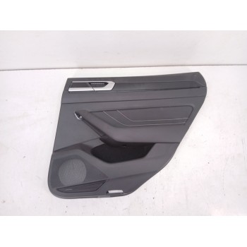 GUARNECIDO PUERTA TRASERA DERECHA 3G8867212 