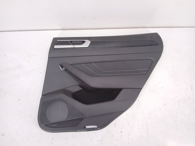 Recambio de guarnecido puerta trasera derecha para volkswagen arteon (3h8) referencia OEM IAM 3G8867212  