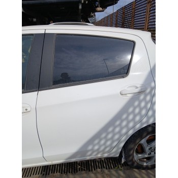 Recambio de puerta trasera izquierda para toyota yaris (_p13_) 1.5 hybrid (nhp130_) referencia OEM IAM 670040D210  