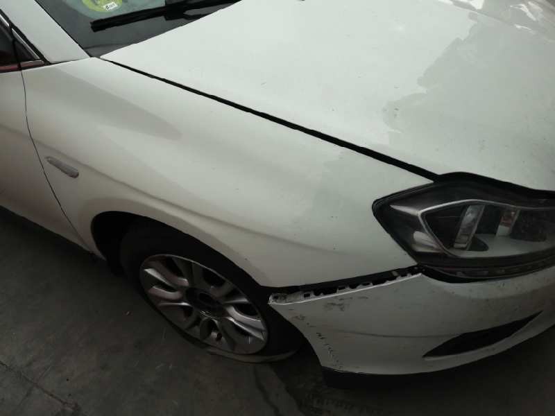 Recambio de aleta delantera derecha para lancia delta (181) gold referencia OEM IAM   