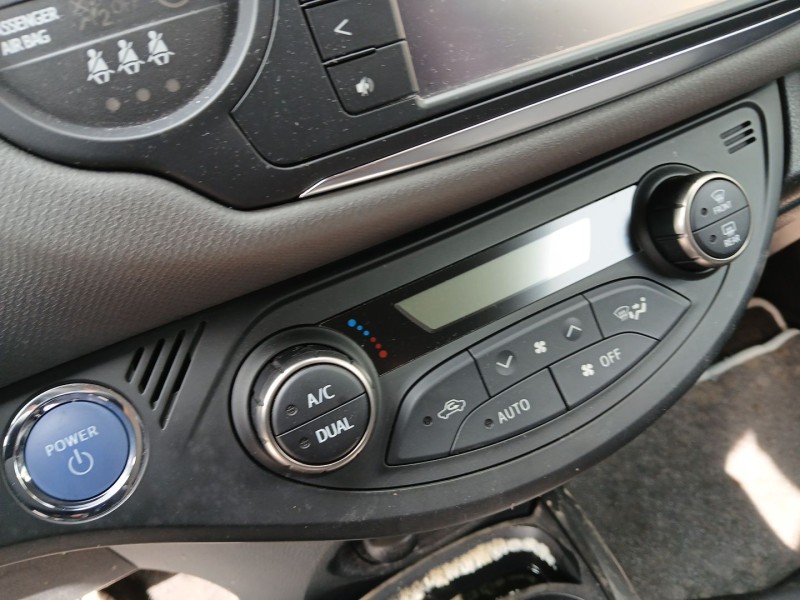 Recambio de mando climatizador para toyota yaris (_p13_) 1.5 hybrid (nhp130_) referencia OEM IAM   