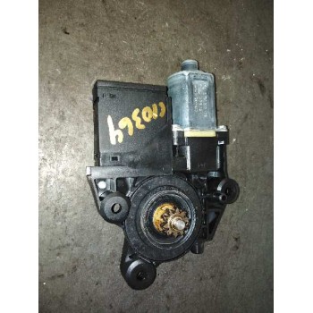 MOTOR ELEVALUNAS DELANTERO DERECHO 0130822478 