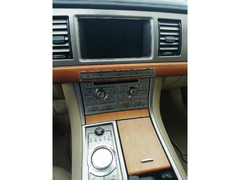 Recambio de sistema navegacion gps para jaguar xf 3.0 v6 diesel luxury referencia OEM IAM   
