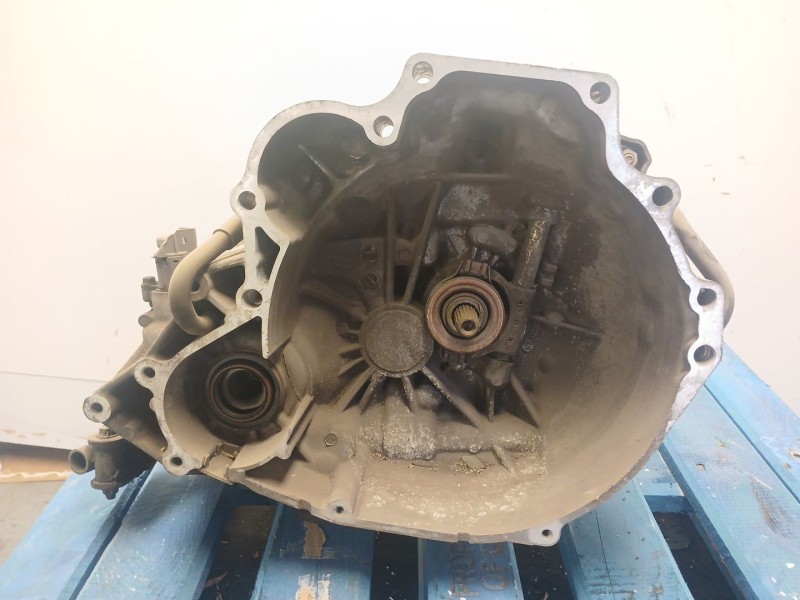 Recambio de caja cambios para nissan almera (n15) 2.0 diesel referencia OEM IAM 961200234  