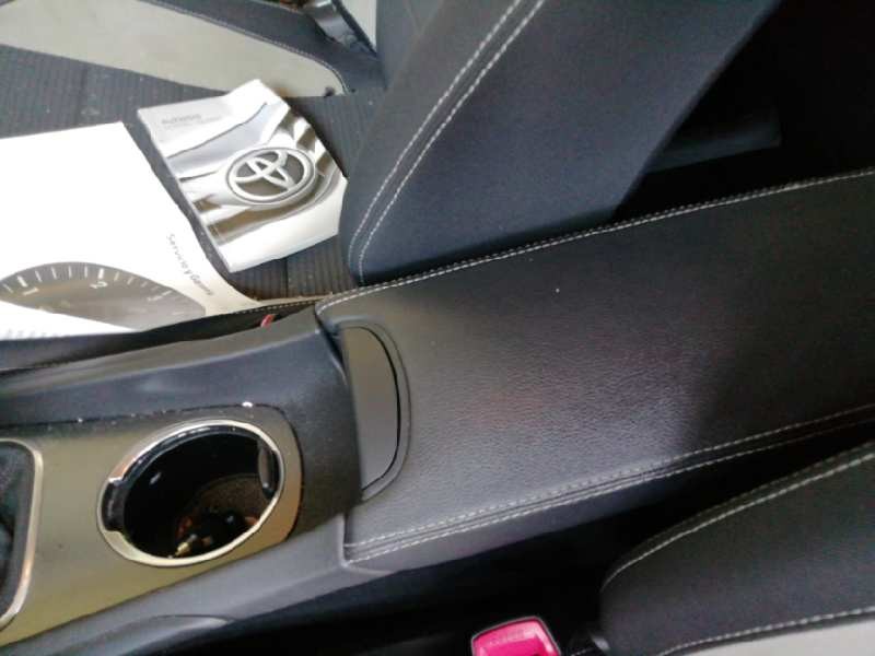 Recambio de apoyabrazos central para toyota avensis touring sports advance referencia OEM IAM   