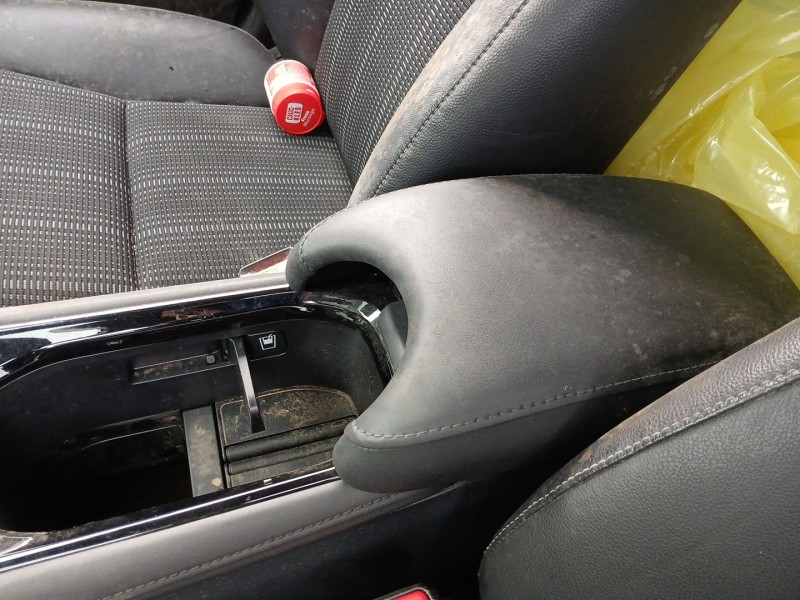 Recambio de apoyabrazos central para honda hr-v (ru) 1.5 (ru1) referencia OEM IAM 83407T7WA01ZA  