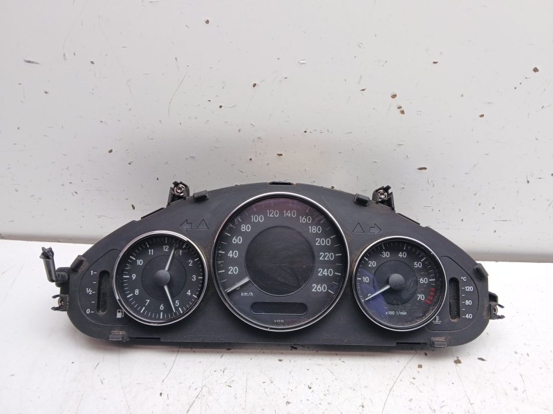 Recambio de cuadro instrumentos para mercedes-benz cls (c219) cls 350 (219.356) referencia OEM IAM a2195400111  110080235