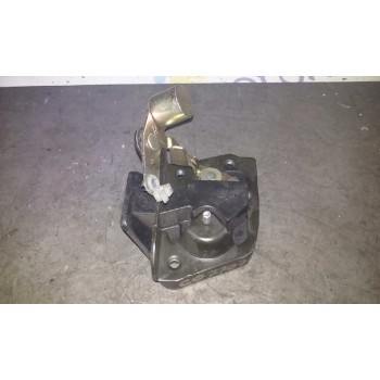 Recambio de cerradura puerta trasera derecha para kia carnival ii 2.9 cdri ex referencia OEM IAM   LATERAL