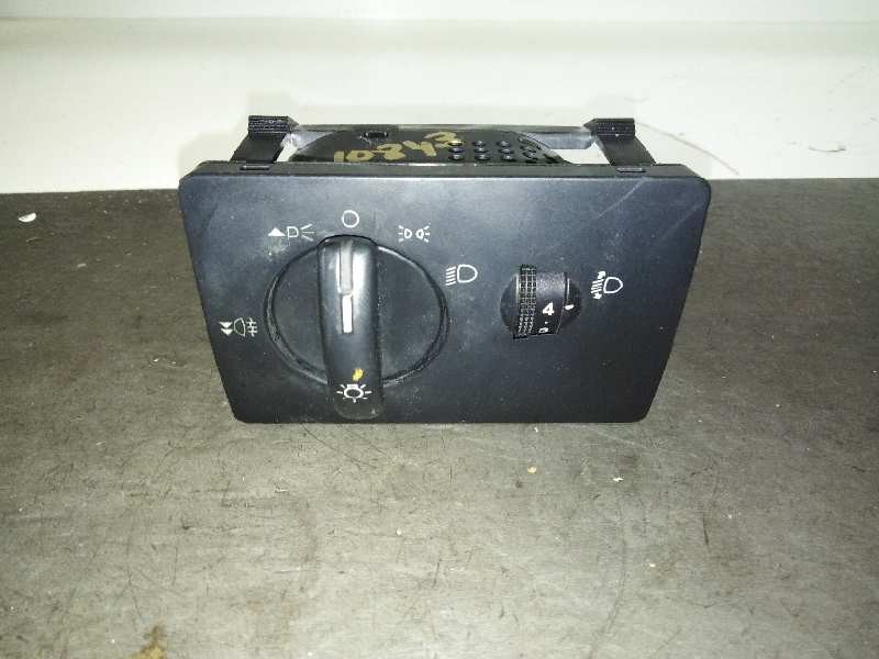 Recambio de mando luces para ford focus berlina (cap) ambiente (d) referencia OEM IAM 4M5T13A024LA  SALPICADERO