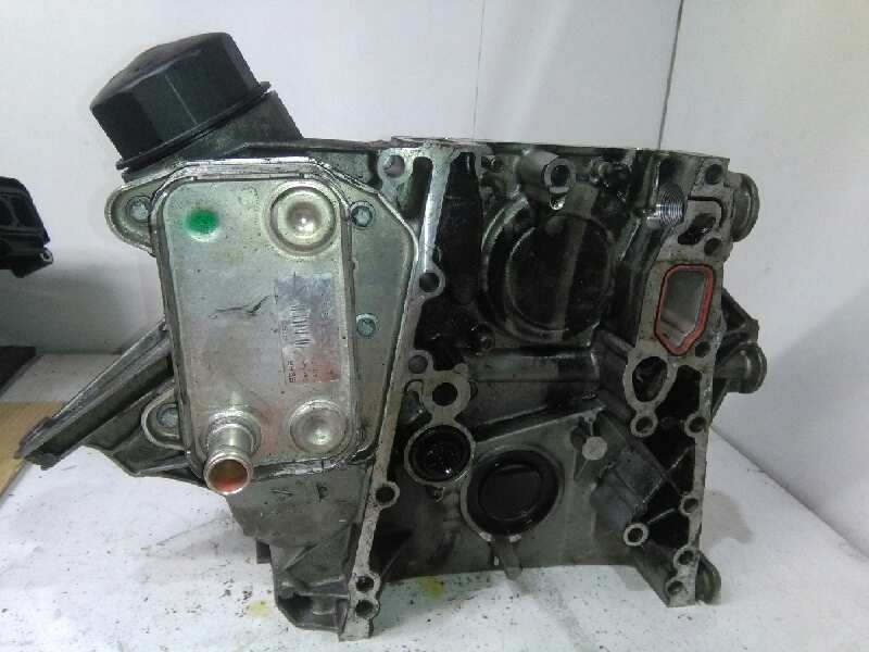 Recambio de tapa distribucion para mercedes-benz clase c (w203) berlina 220 cdi (203.006) referencia OEM IAM   PARTE BAJA