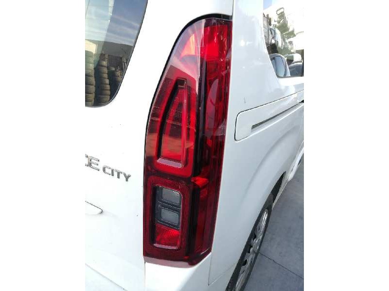 Recambio de piloto trasero derecho para toyota proace verso referencia OEM IAM 9820555080  