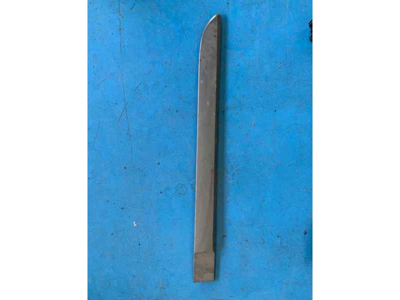 Recambio de moldura para renault megane ii berlina 5p 1.9 dci diesel referencia OEM IAM 8200073472C PUERTA TRA DER 