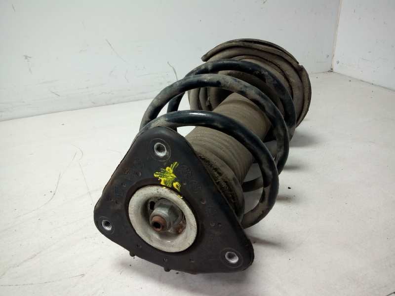 Recambio de amortiguador delantero derecho para volvo v40 kinetic referencia OEM IAM A0504051  