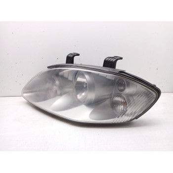 Recambio de faro izquierdo para ssangyong rodius i 2.7 xdi referencia OEM IAM a044935  