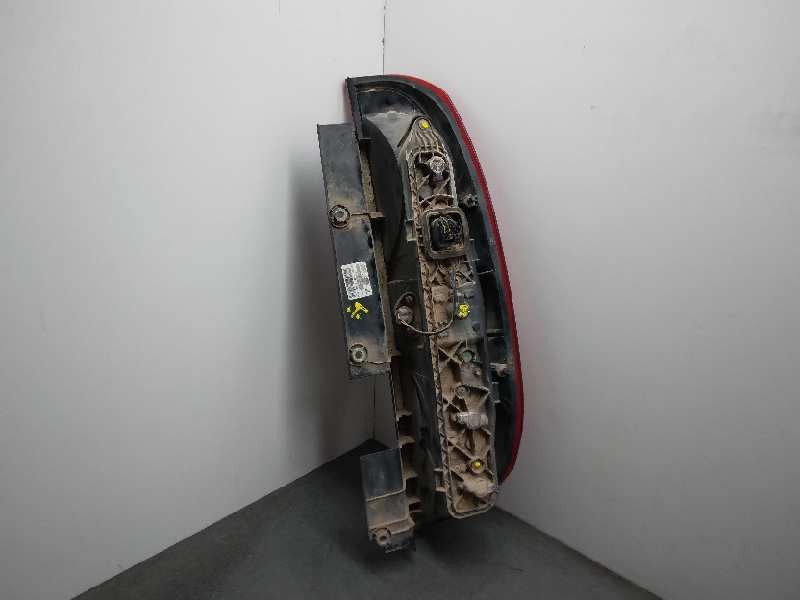 Recambio de piloto trasero izquierdo para fiat doblo cargo 1.3 16v jtd cat referencia OEM IAM 51810674  