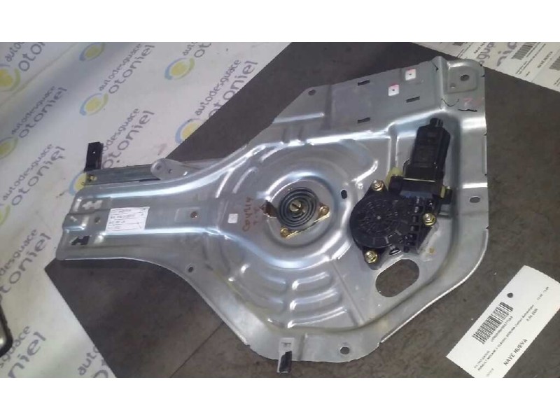 Recambio de elevalunas trasero izquierdo para hyundai tucson (jm) 2.0 crdi comfort referencia OEM IAM 834702E010  2 PINS