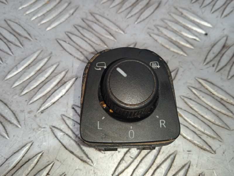 Recambio de mando retrovisor para seat leon (5f1) style visio edition referencia OEM IAM 5F0959565E ABATIBLES 