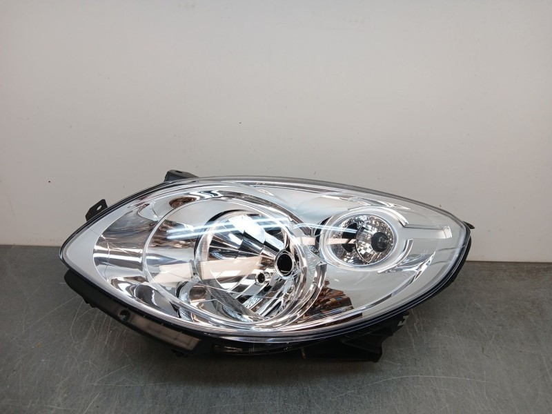 Recambio de faro izquierdo para renault twingo ii (cn0_) 1.2 turbo (cn0c, cn0f) referencia OEM IAM 7701063997  11805301