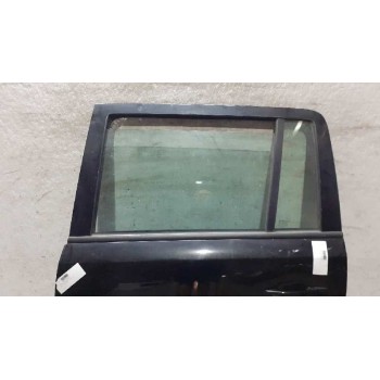 Recambio de puerta trasera izquierda para opel zafira b family referencia OEM IAM  NEGRA GOLPEADA