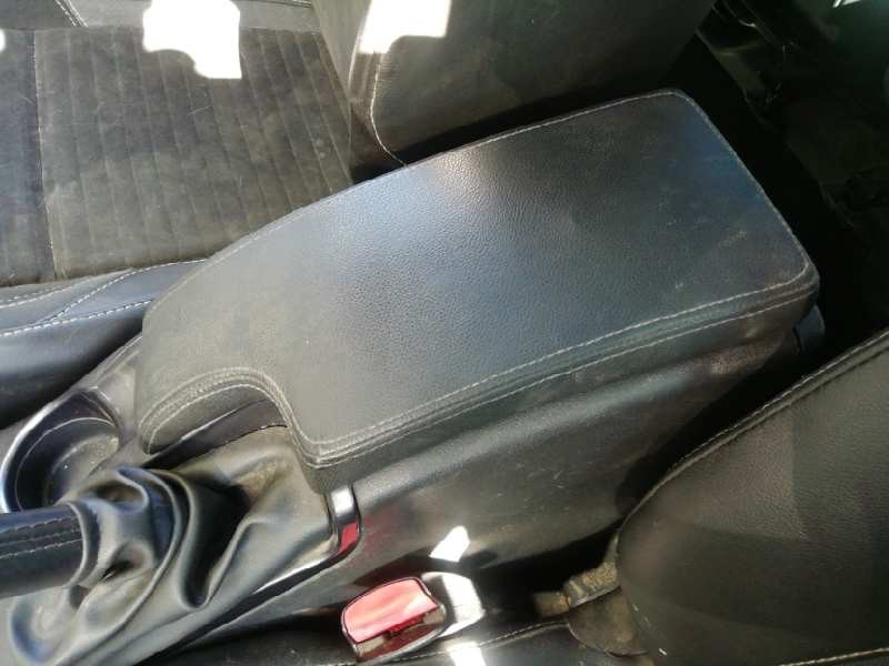 Recambio de apoyabrazos central para renault scenic iii bose edition referencia OEM IAM 969101821r CUERO NEGRO 