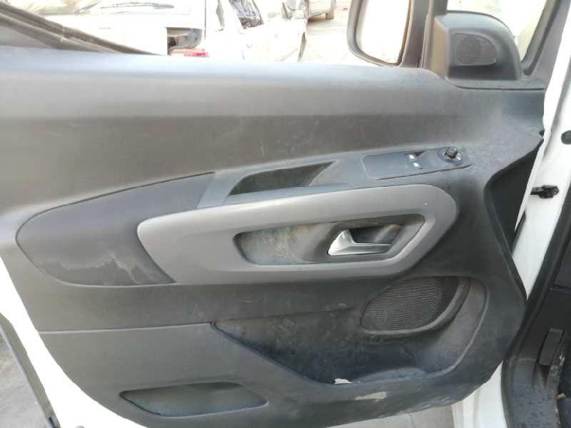 Recambio de guarnecido puerta delantera izquierda para toyota proace verso referencia OEM IAM  SIN BOTONERA 