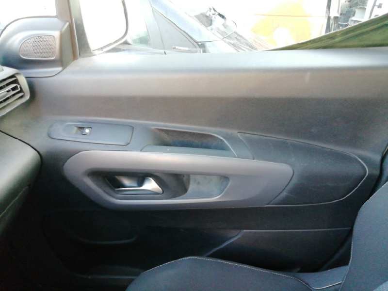Recambio de guarnecido puerta delantera derecha para toyota proace verso referencia OEM IAM   
