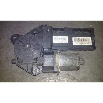 Recambio de motor elevalunas delantero izquierdo para renault megane iii berlina 5 p limited referencia OEM IAM 807310246R  