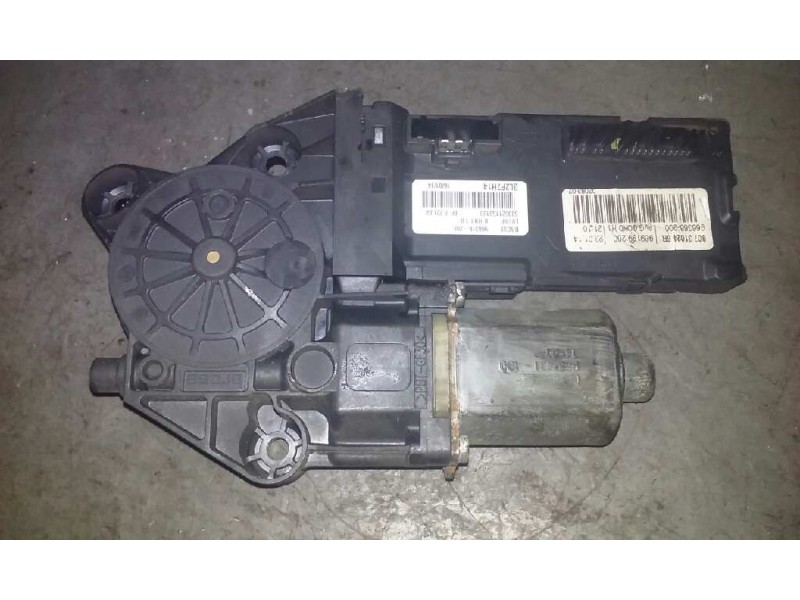 Recambio de motor elevalunas delantero izquierdo para renault megane iii berlina 5 p limited referencia OEM IAM 807310246R  