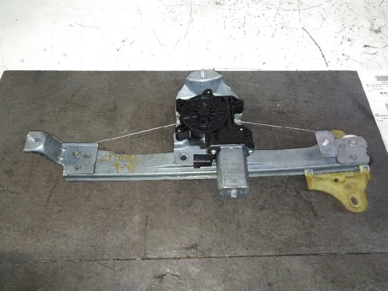 Recambio de elevalunas trasero derecho para renault captur expression referencia OEM IAM 19031060004 ELECTRICO 2 PIN 