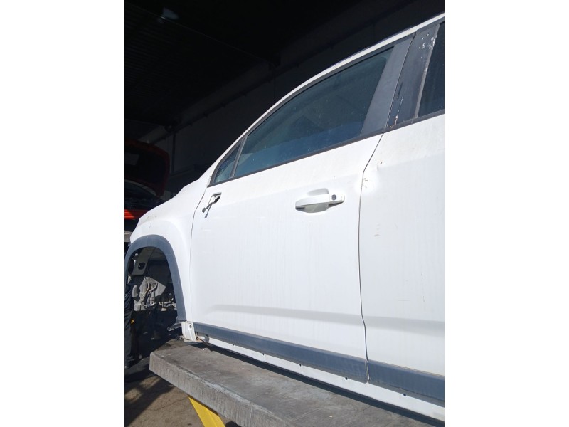 Recambio de puerta delantera izquierda para chevrolet orlando 1.8 cat referencia OEM IAM   