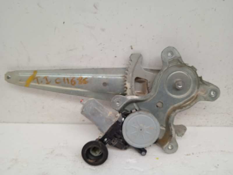 Recambio de elevalunas trasero izquierdo para toyota urban cruiser active referencia OEM IAM 857103518  6 PINS