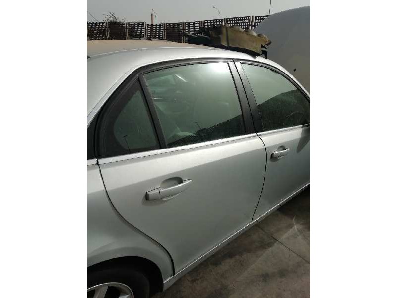 Recambio de puerta trasera derecha para cadillac bls business referencia OEM IAM   