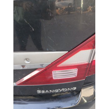 Recambio de piloto trasero derecho interior para ssangyong rodius i 2.7 xdi referencia OEM IAM   