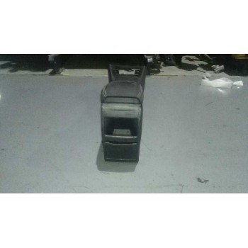 Recambio de apoyabrazos central para mercedes-benz clase gla (w156) 2.1 cdi cat referencia OEM IAM A1768100079  