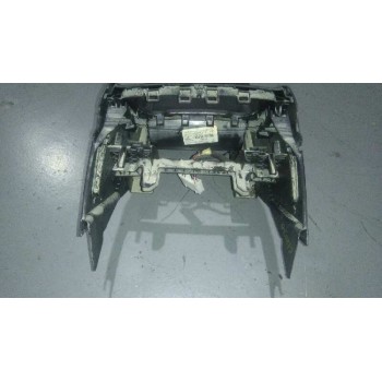 Recambio de apoyabrazos central para mercedes-benz clase gla (w156) 2.1 cdi cat referencia OEM IAM A1768100079  