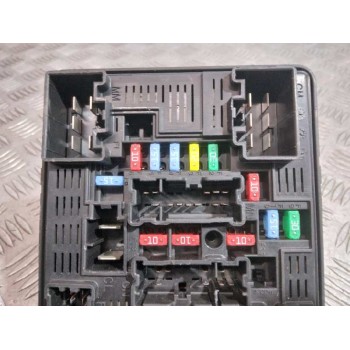 Recambio de caja reles / fusibles para renault captur ii intens referencia OEM IAM 284B67877R  