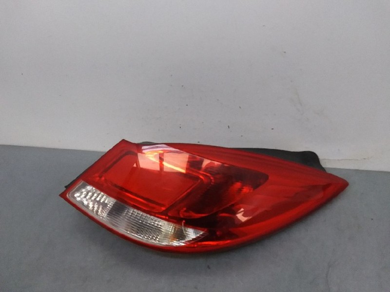 Recambio de piloto trasero derecho para opel insignia berlina cosmo referencia OEM IAM  5 PUERTAS 