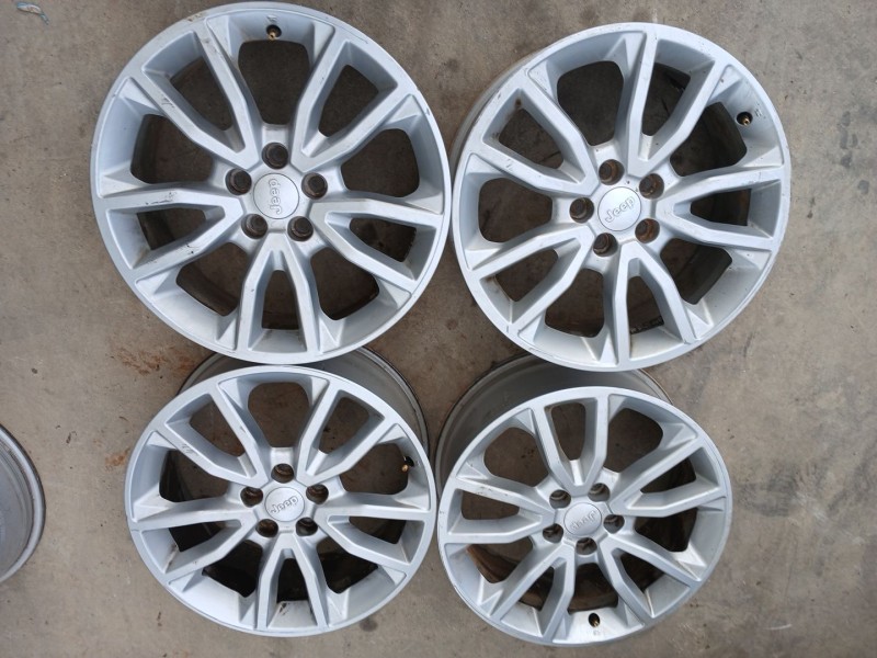 Recambio de juego llantas para jeep compass (mp, m6, mv, m7) 1.3 referencia OEM IAM 18 PULGADAS  
