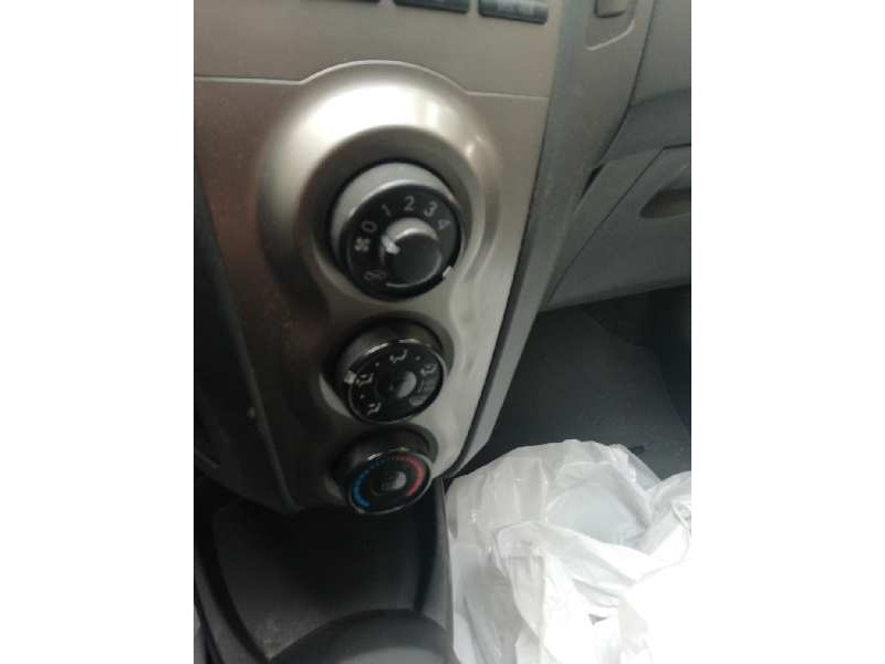 Recambio de mando calefaccion / aire acondicionado para toyota yaris live referencia OEM IAM 554060D190  