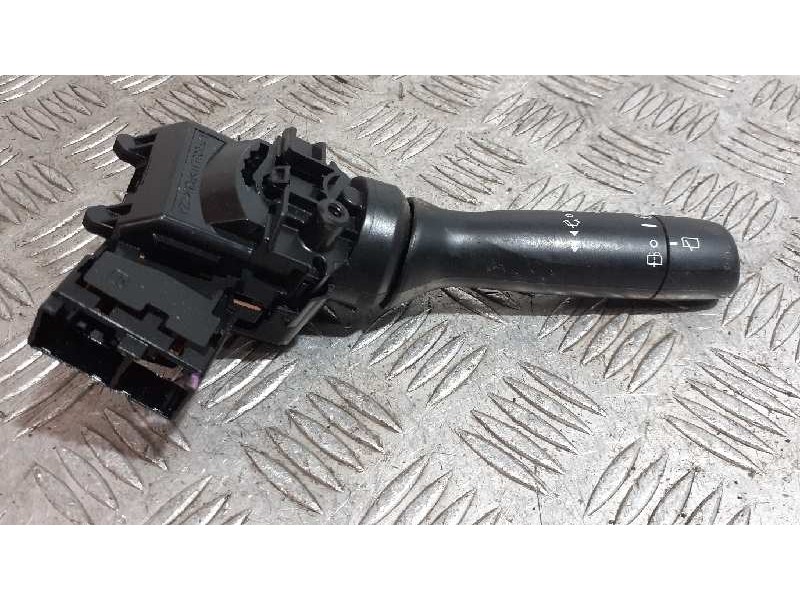 Recambio de mando limpia para toyota yaris live referencia OEM IAM   