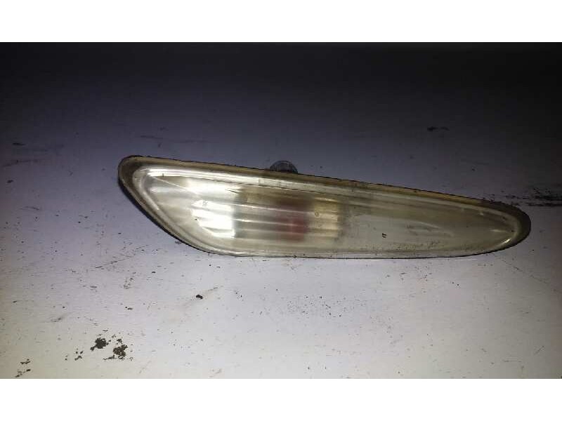 Recambio de piloto lateral derecho para bmw serie 3 berlina (e46) 320d referencia OEM IAM  ALETA BLANCO
