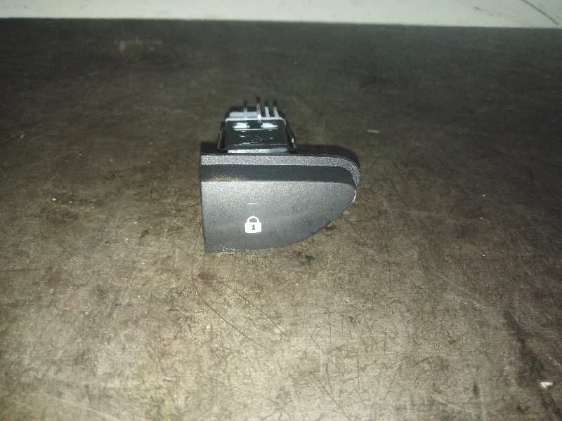 Recambio de interruptor para renault captur expression referencia OEM IAM 252103678R DE CIERRE 