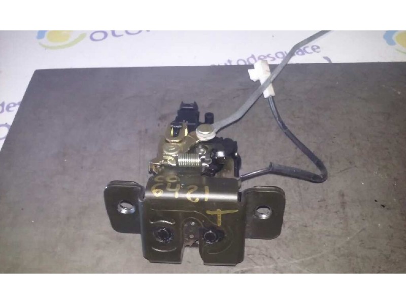 Recambio de cerradura maletero / porton para kia carnival ii 2.9 cdri ex referencia OEM IAM   2 FICHAS D 1 Y 2 PINES