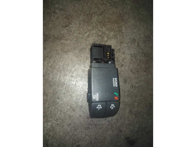 Recambio de mando volante para renault captur expression referencia OEM IAM 255522448R  