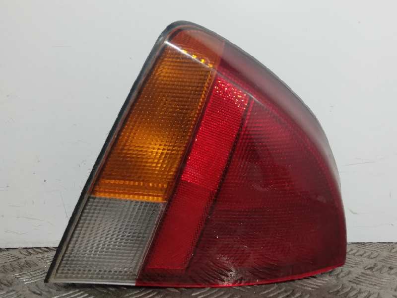Recambio de piloto trasero izquierdo para mitsubishi carisma berlina 4 (da0) 1800 gdi lx referencia OEM IAM 29210102  